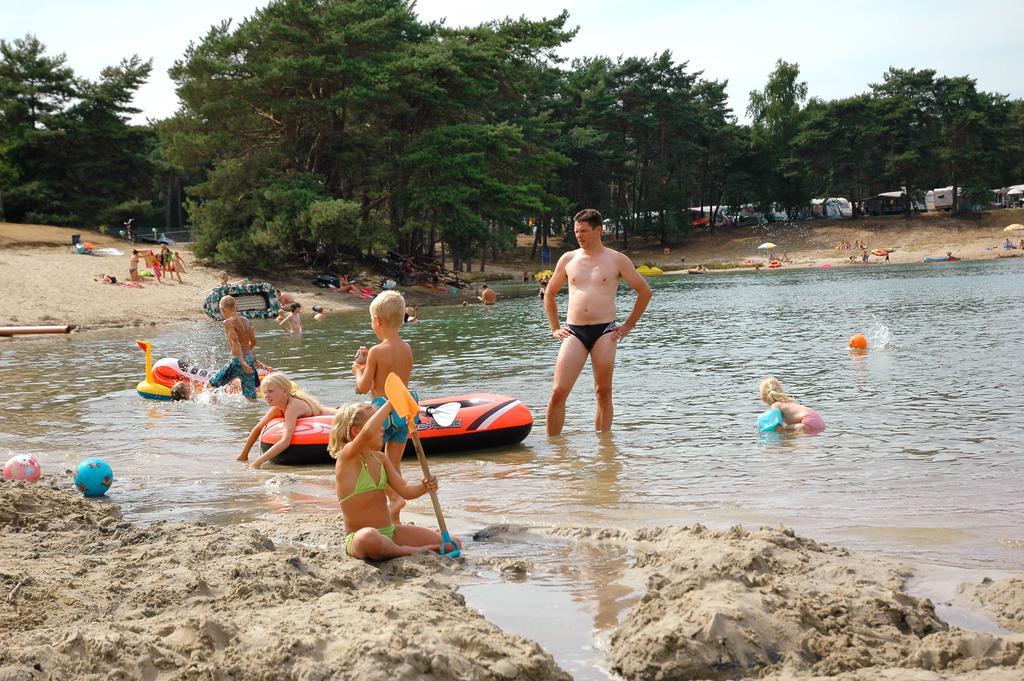 Camping Blauwe Meer Nv Hotel Ломел Екстериор снимка