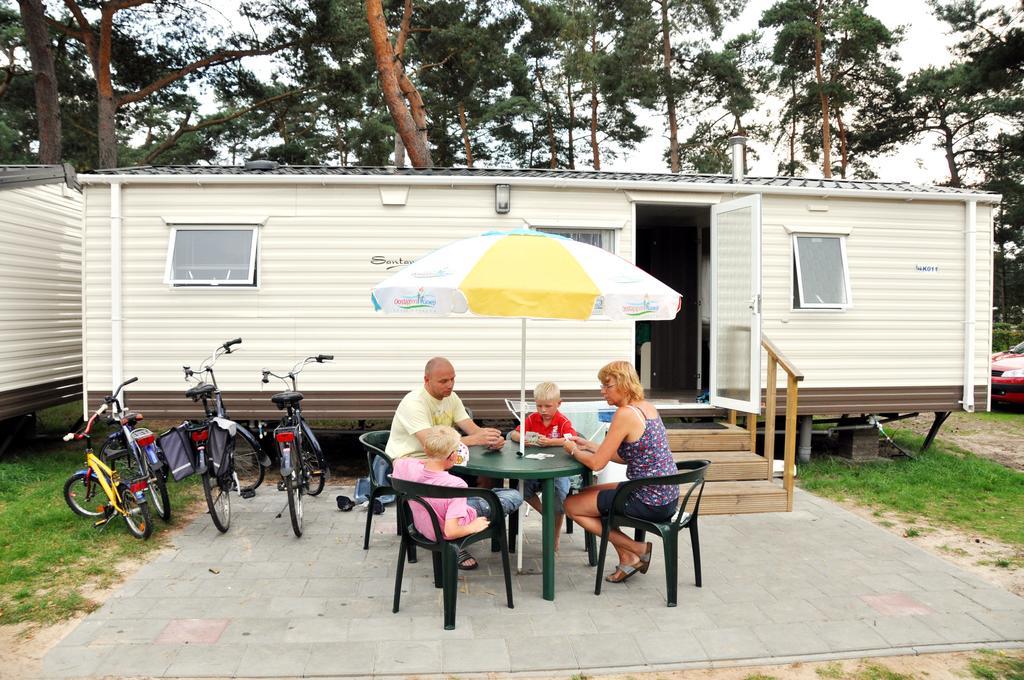 Camping Blauwe Meer Nv Hotel Ломел Стая снимка